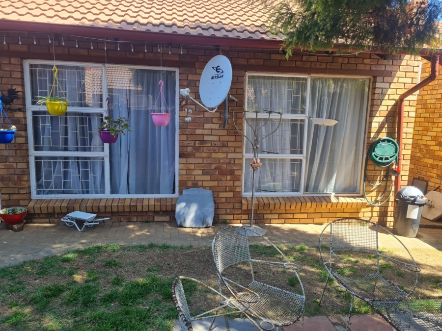 3 Bedroom Property for Sale in Langenhovenpark Free State